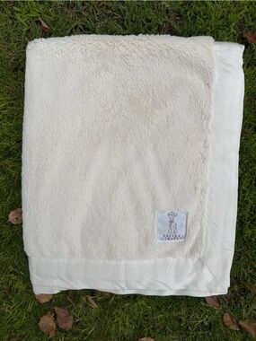 Little Giraffe Luxe Ivory Plush Security Blanket Satin Trim 31x35 Unisex GUC